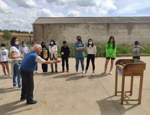 Grupo Mimara realiza una actividad intergeneracional entre sus residentes de Almazán y los alumnos del Colegio Calasancio