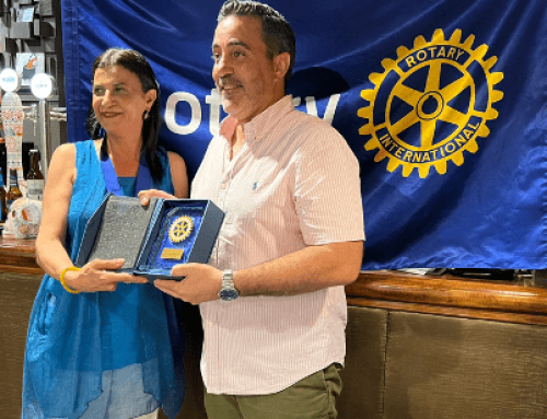 Miguel Márquez recibe un reconocimiento del Rotary Internacional por ‘sus acciones humanitarias, de solidaridad y de protección a la gente mayor’